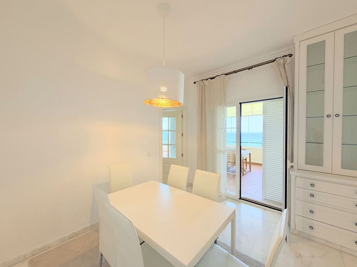 3 sovrum Lägenhet till salu i La Duquesa / Puerto de la Duquesa med pool - 499 000 € (Ref: 9762262)