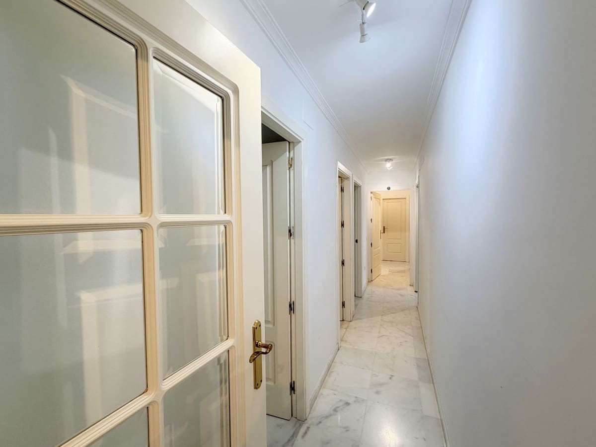 3 sovrum Lägenhet till salu i La Duquesa / Puerto de la Duquesa med pool - 499 000 € (Ref: 9762262)