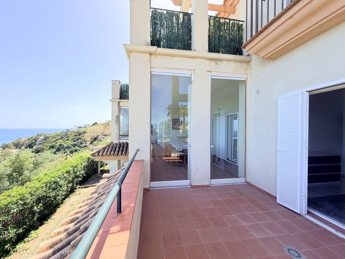 3 sovrum Lägenhet till salu i La Duquesa / Puerto de la Duquesa med pool - 499 000 € (Ref: 9762262)