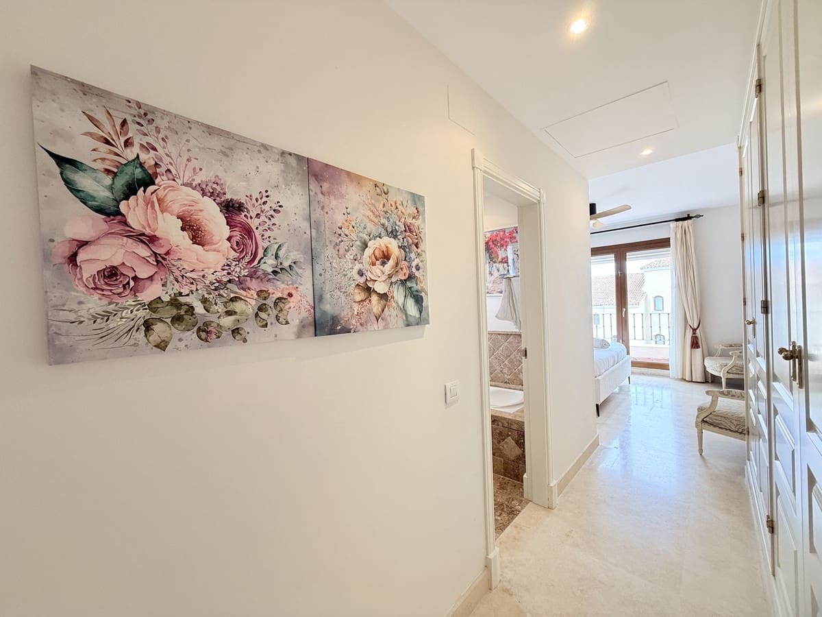 4 sypialnia Dom na sprzedaż w El Paraiso - 800 000 € (Ref: 9762263)