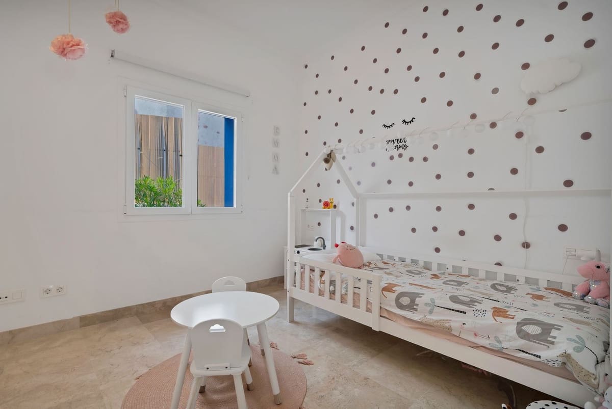 3 soveværelse Lejlighed til salg i El Paraiso med swimmingpool - € 550.000 (Ref: 9783279)
