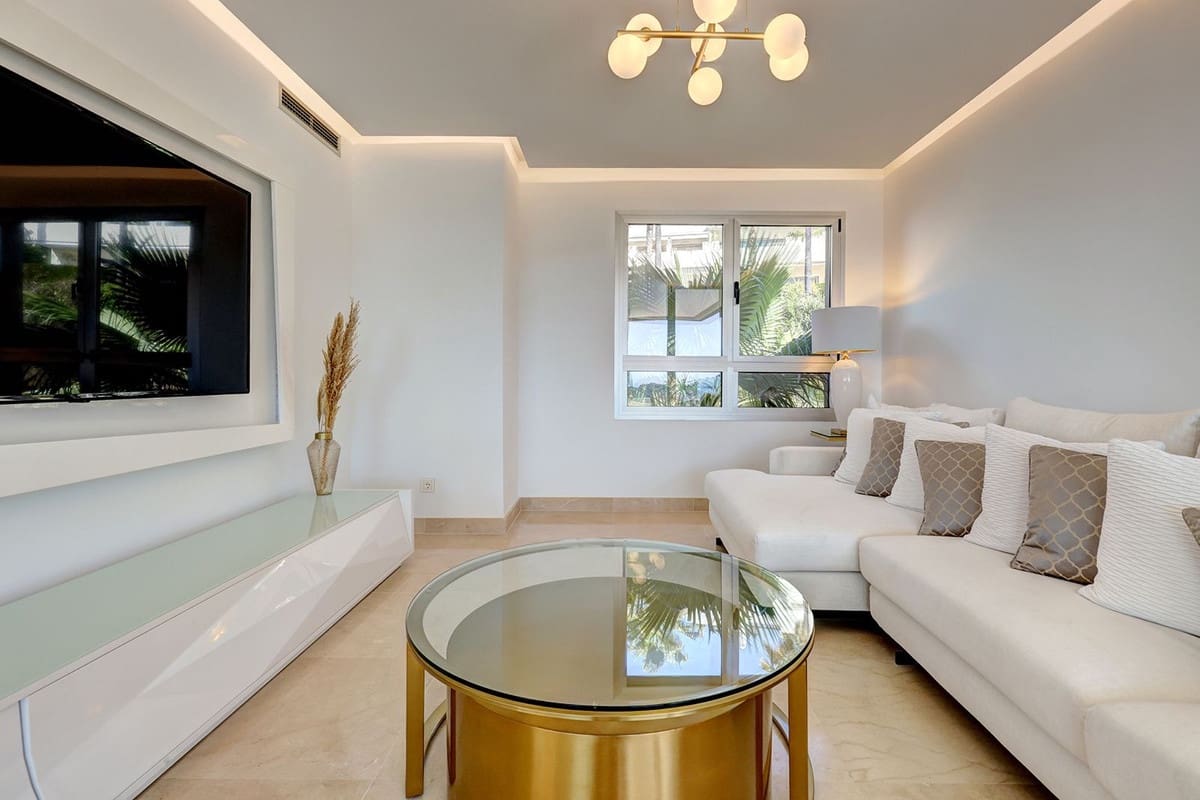 3 makuuhuone Huoneisto myytävänä paikassa Benahavis mukana uima-altaan - 1 200 000 € (Ref: 9783281)