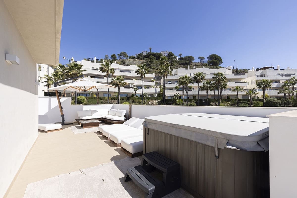 3 makuuhuone Huoneisto myytävänä paikassa Benahavis mukana uima-altaan - 1 200 000 € (Ref: 9783281)