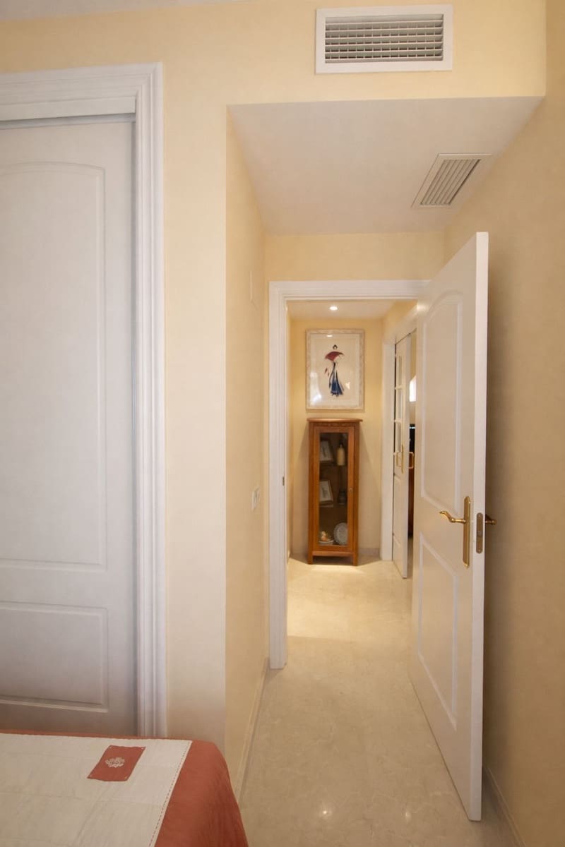 2 slaapkamer Appartement te koop in Elviria met zwembad - € 460.000 (Ref: 9783282)