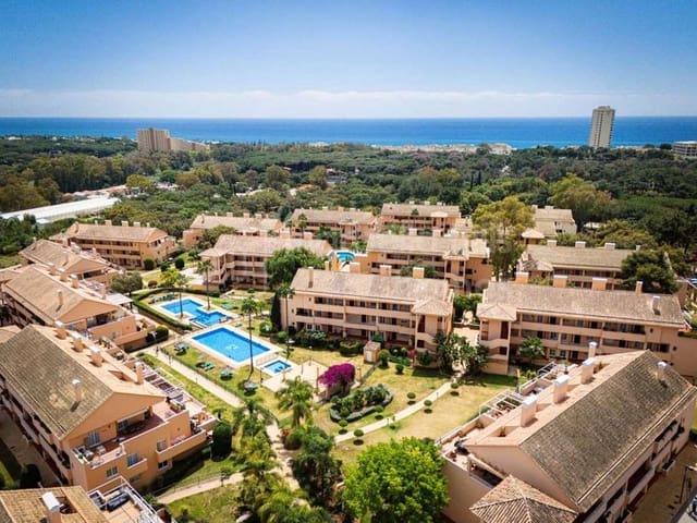 2 slaapkamer Appartement te koop in Elviria, Marbella met zwembad - € 460.000 (Ref: 9783282)