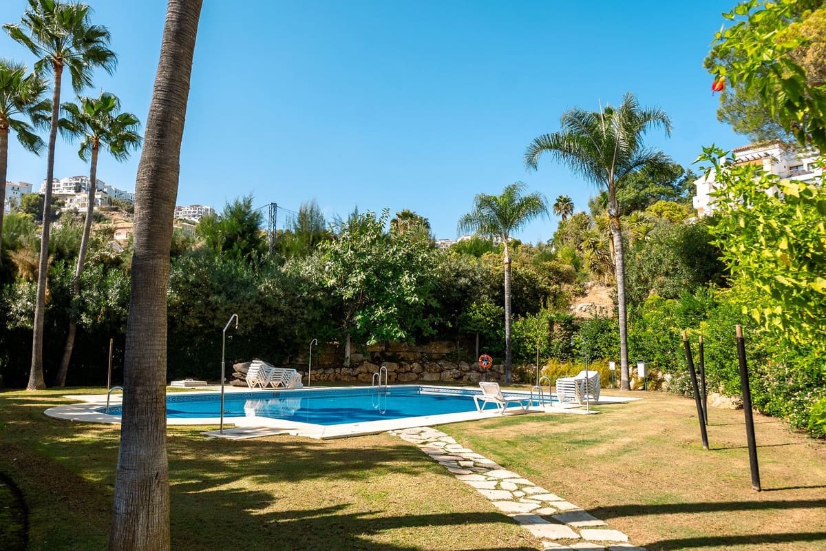 3 soveværelse Lejlighed til salg i Los Arqueros med swimmingpool - € 495.000 (Ref: 9783283)