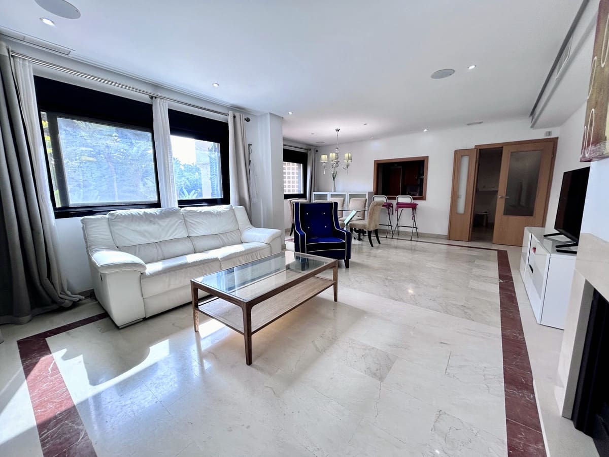 2 sovrum Lägenhet till salu i Puerto Banus med pool - 665 000 € (Ref: 9783284)