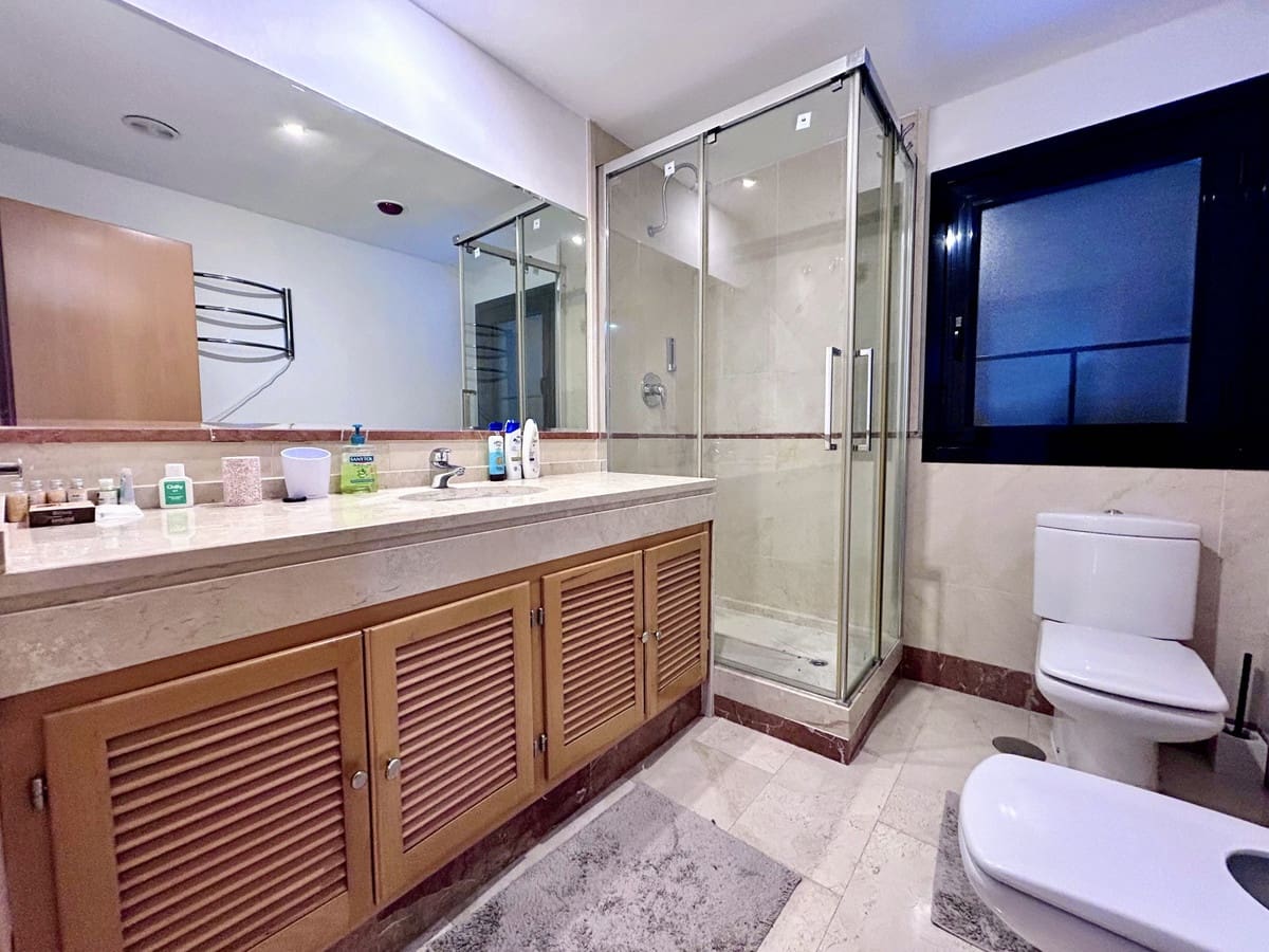 2 sovrum Lägenhet till salu i Puerto Banus med pool - 665 000 € (Ref: 9783284)