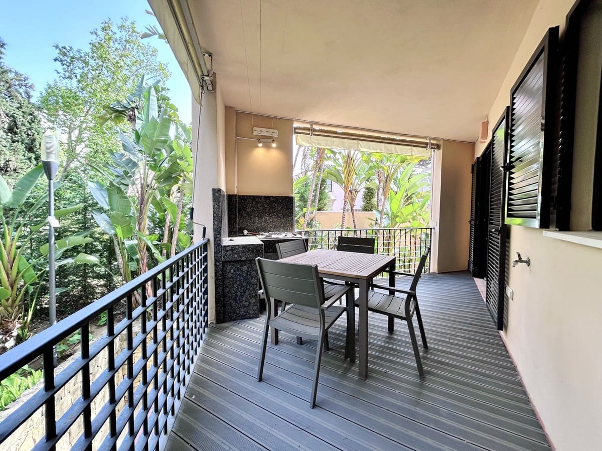 2 sovrum Lägenhet till salu i Puerto Banus med pool - 665 000 € (Ref: 9783284)