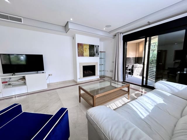 2 soveværelse Lejlighed til salg i Puerto Banus, Marbella med swimmingpool - € 665.000 (Ref: 9783284)