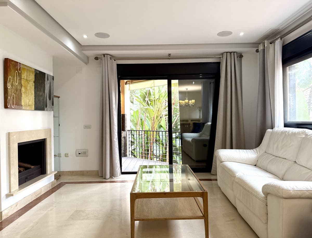 2 makuuhuone Huoneisto myytävänä paikassa Puerto Banus mukana uima-altaan - 665 000 € (Ref: 9783284)