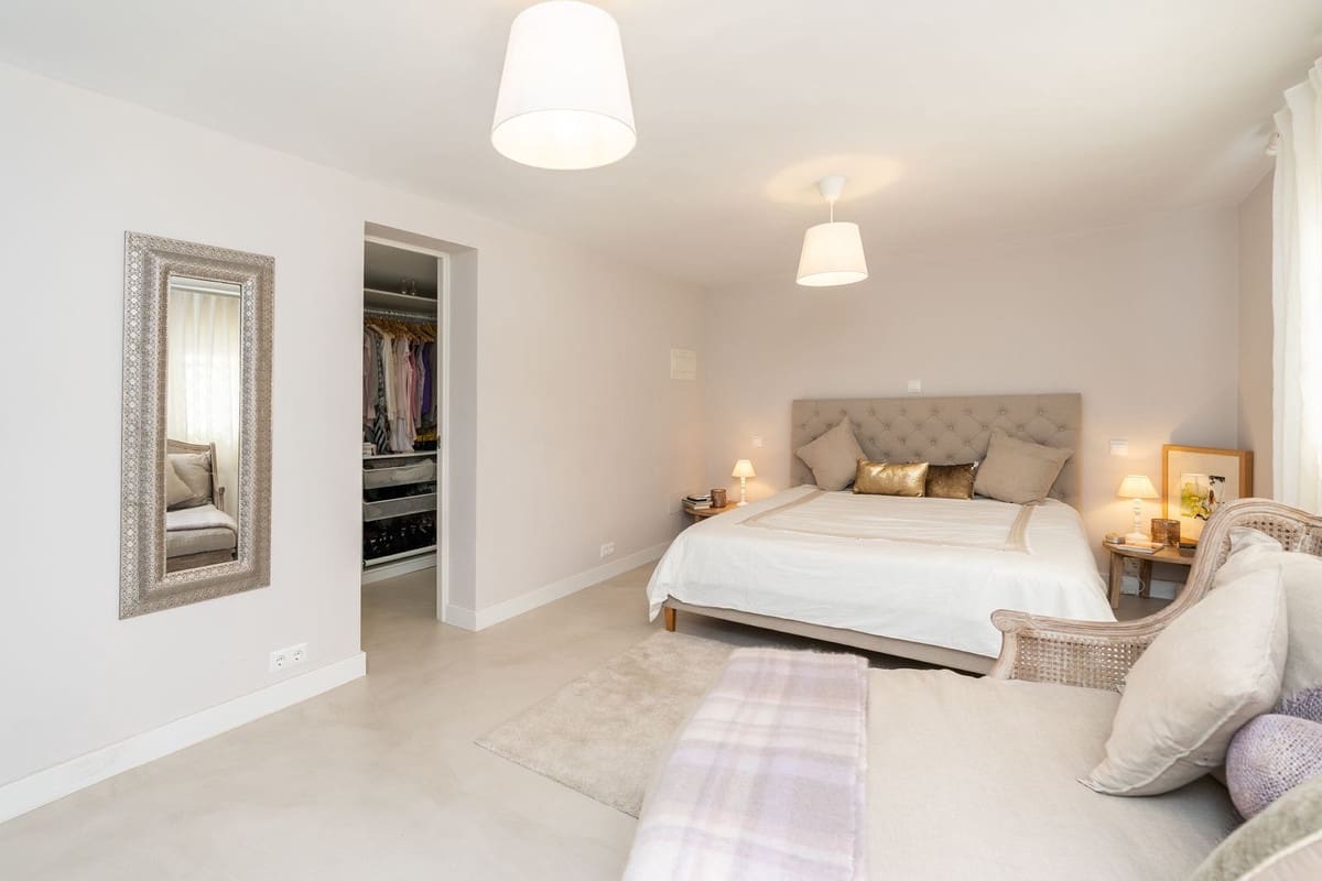 5 bedroom Villa for sale in San Pedro de Alcantara with pool - € 1,950,000 (Ref: 9783285)