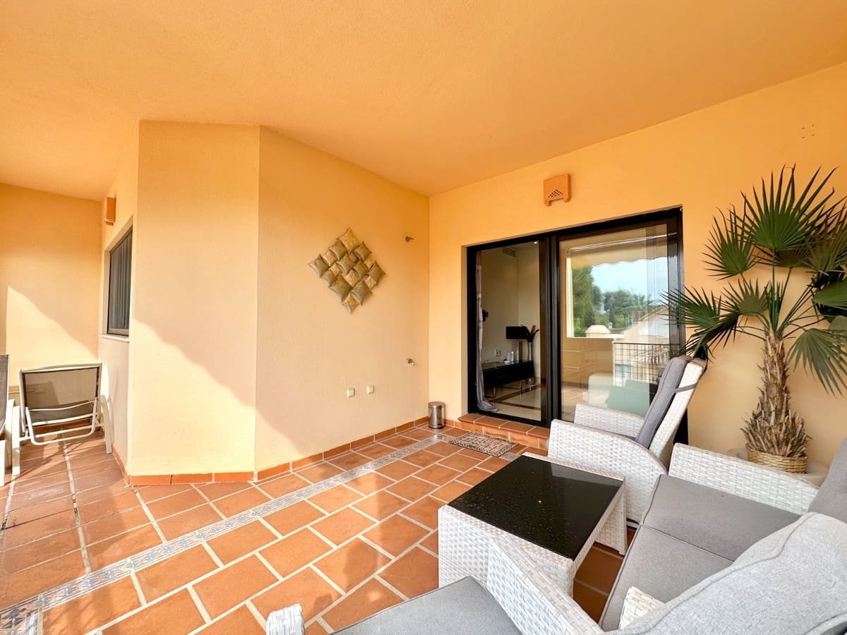 2 sypialnia Apartament na sprzedaż w Puerto Banus z basenem - 760 000 € (Ref: 9783288)