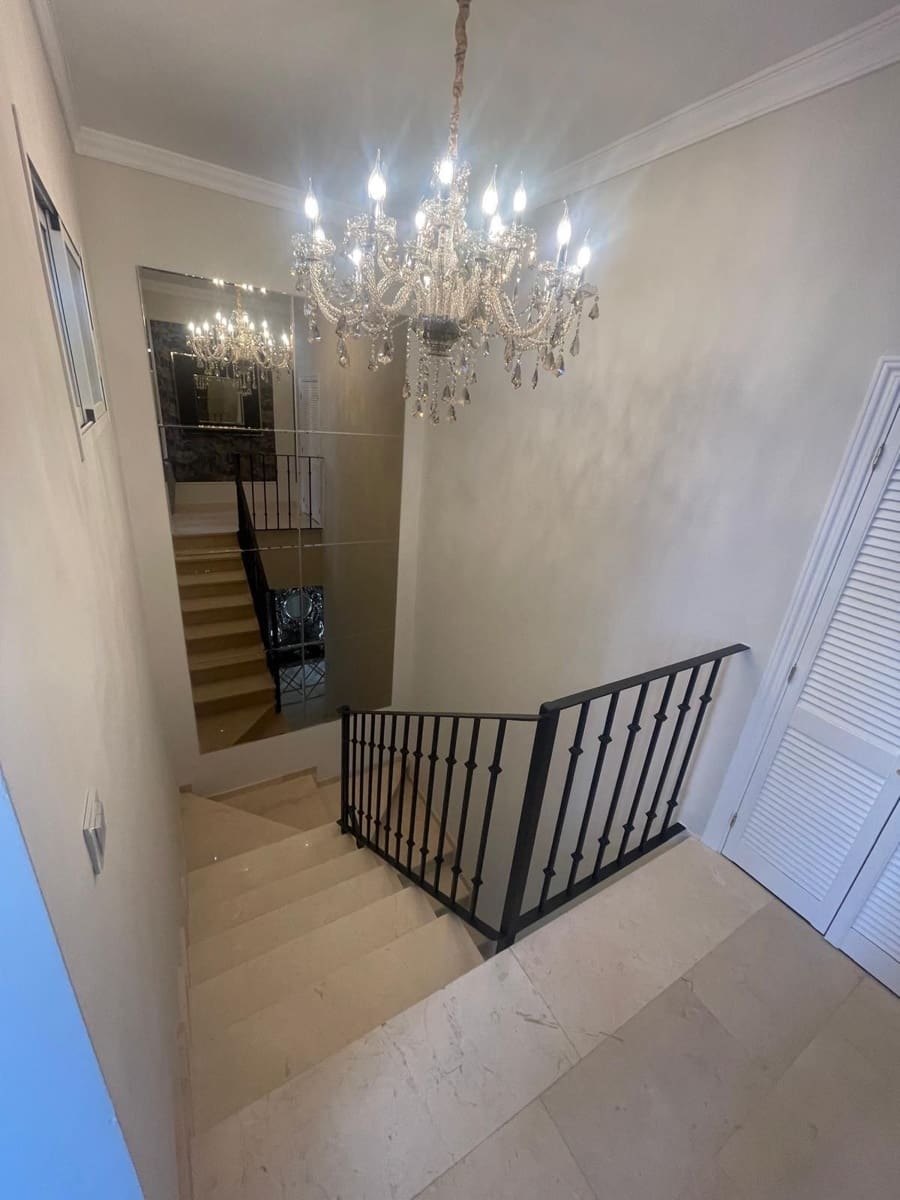 4 makuuhuone Huoneisto myytävänä paikassa Nueva Andalucia mukana uima-altaan - 925 000 € (Ref: 9783289)