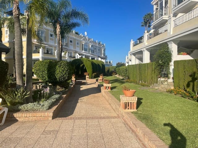 4 makuuhuone Huoneisto myytävänä paikassa Puerto Banus, Marbella mukana uima-altaan - 925 000 € (Ref: 9783289)