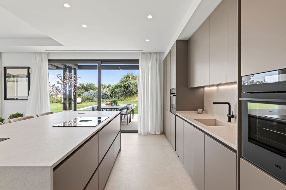 6 chambre Villa/Maison à vendre à Benahavis avec piscine - 3 350 000 € (Ref: 9783290)