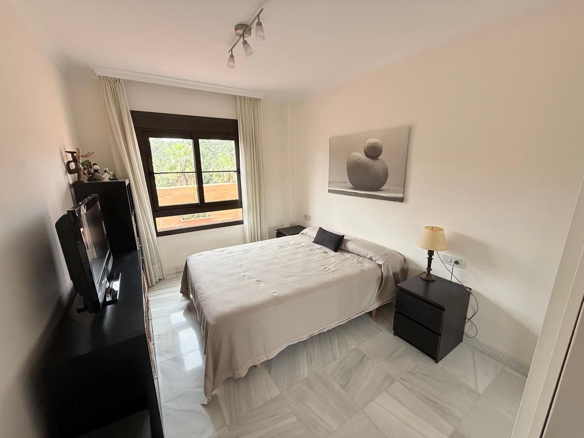 Apartamento de 4 habitaciones en Estepona en venta con piscina - 893.000 € (Ref: 9783291)