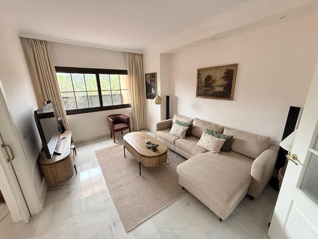 Apartamento de 4 habitaciones en Parque Central, Estepona en venta con piscina - 893.000 € (Ref: 9783291)