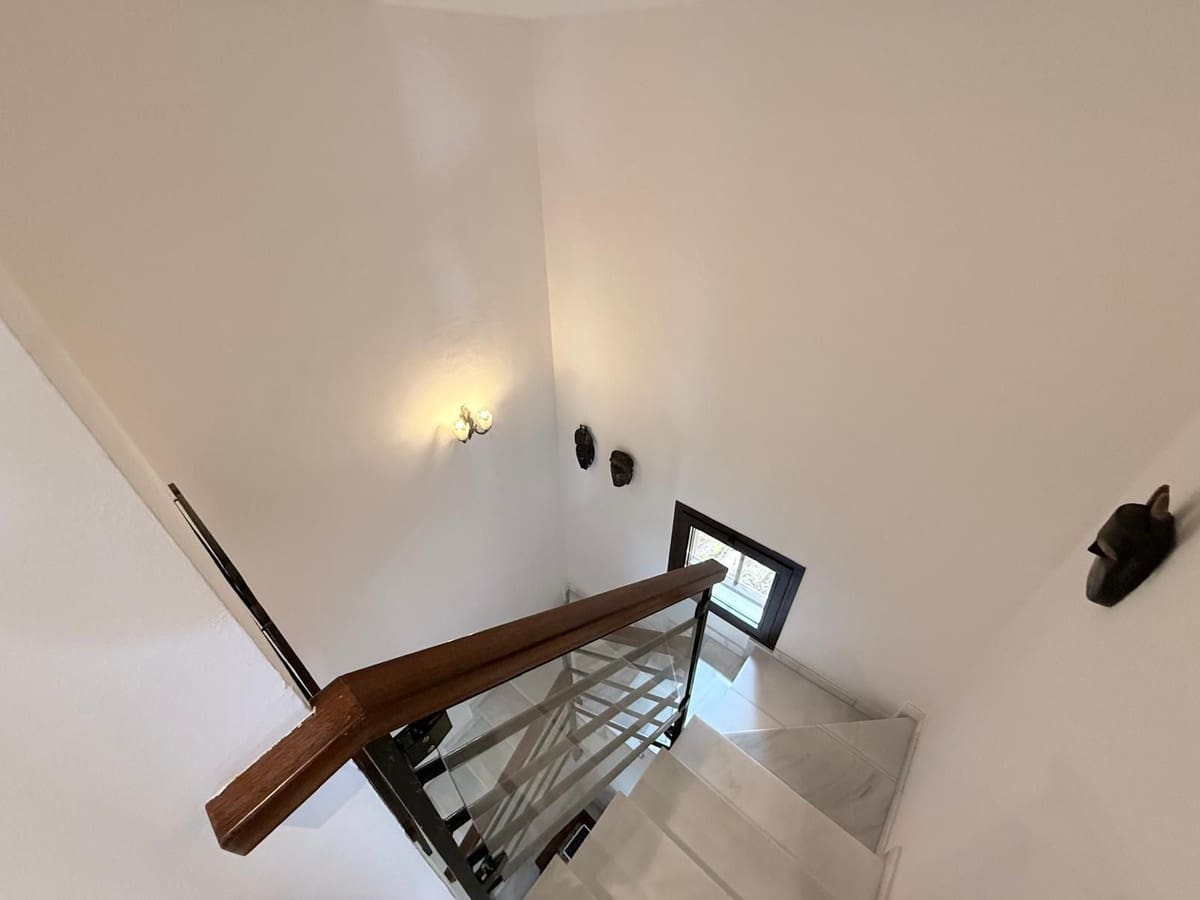 Apartamento de 4 habitaciones en Estepona en venta con piscina - 893.000 € (Ref: 9783291)