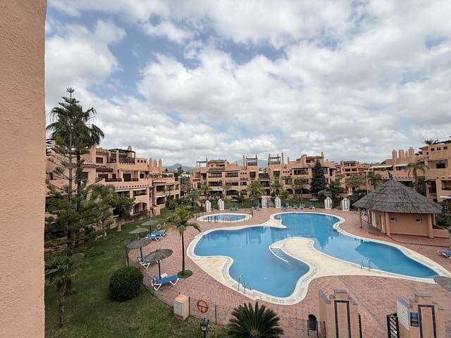 Apartamento de 4 habitaciones en Parque Central, Estepona en venta con piscina - 893.000 € (Ref: 9783291)
