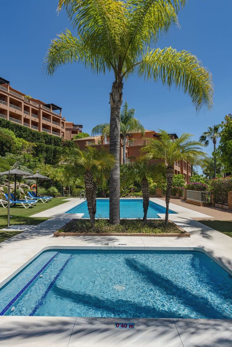 3 soveværelse Lejlighed til salg i Los Flamingos med swimmingpool - € 875.000 (Ref: 9783293)