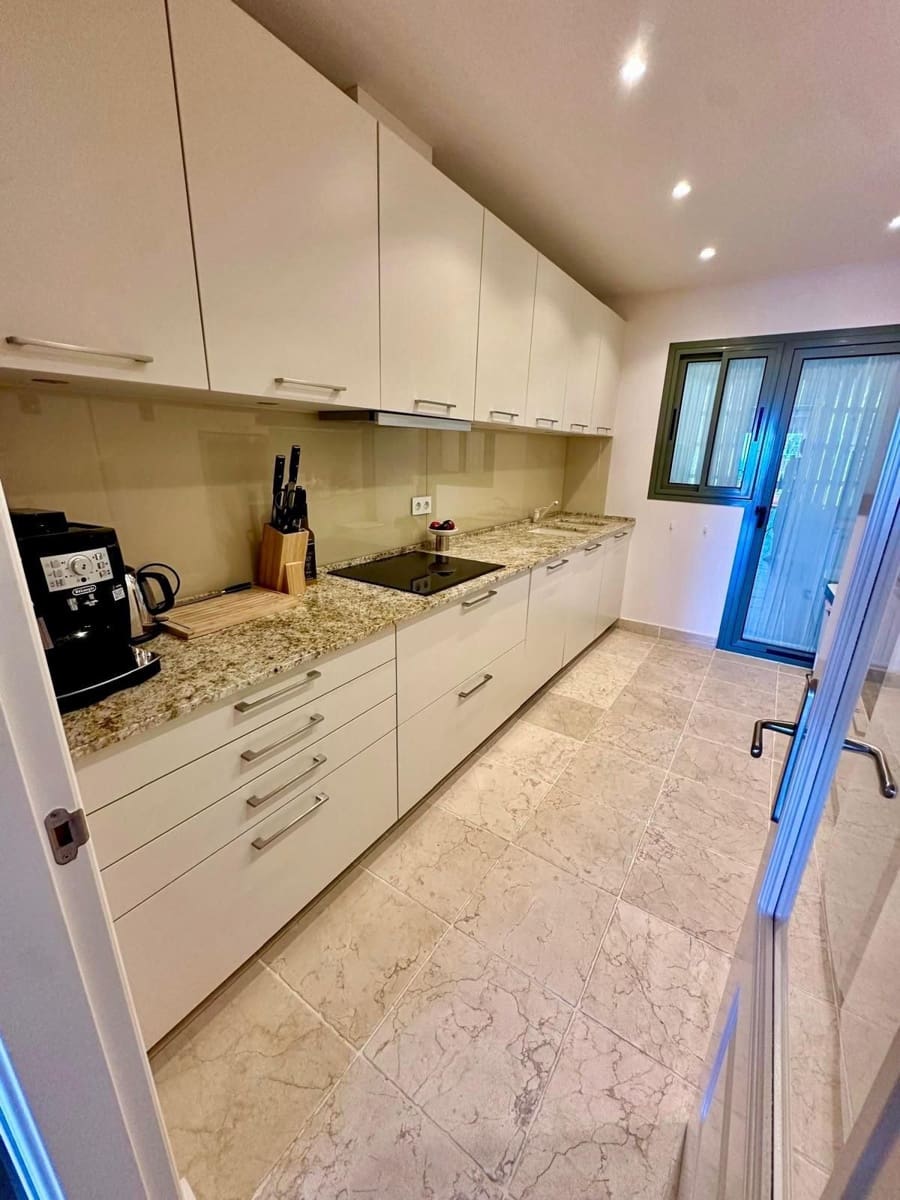 3 makuuhuone Huoneisto myytävänä paikassa Los Flamingos mukana uima-altaan - 895 000 € (Ref: 9783293)