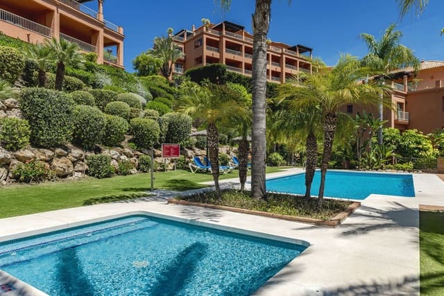 Apartamento de 3 habitaciones en Los Flamingos, Benahavís en venta con piscina - 895.000 € (Ref: 9783293)