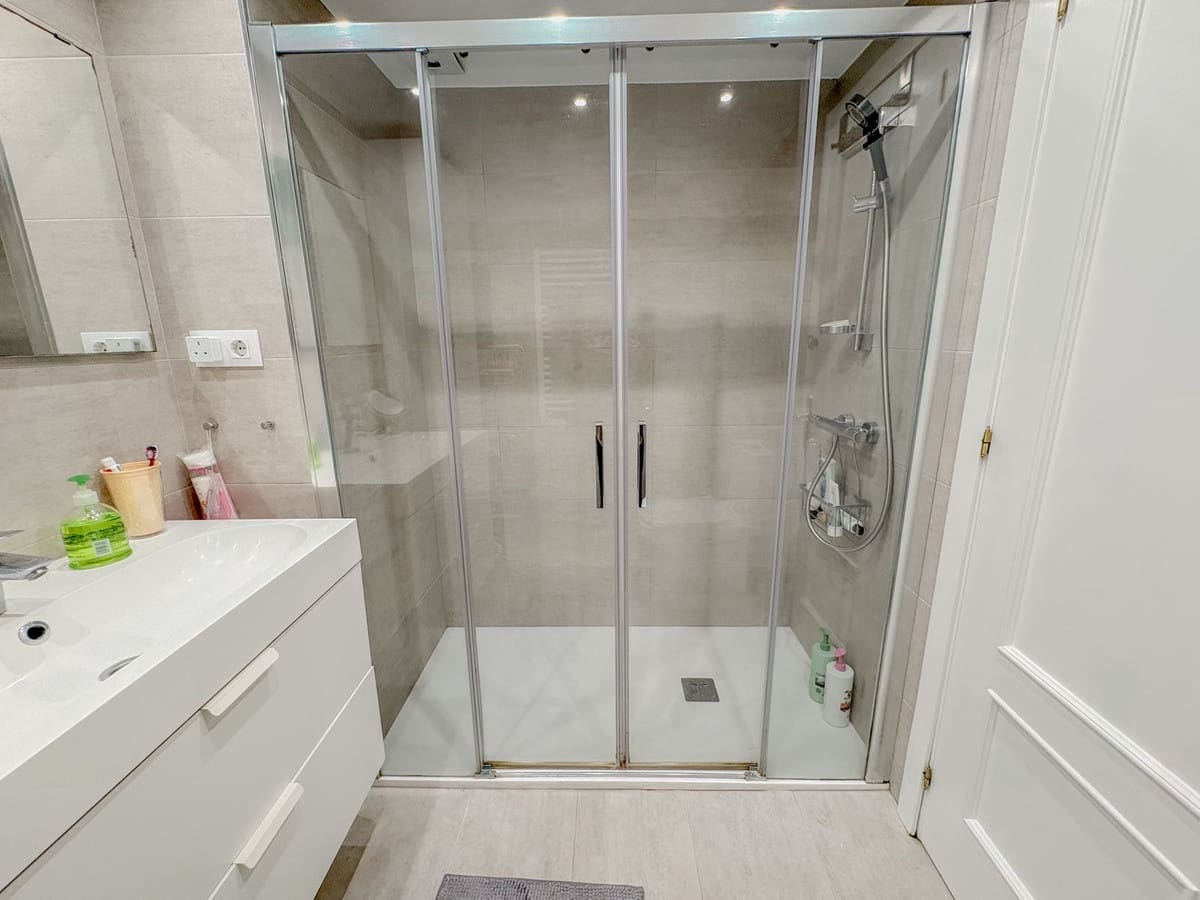 2 sovrum Lägenhet till salu i Miraflores med pool - 375 000 € (Ref: 9783295)