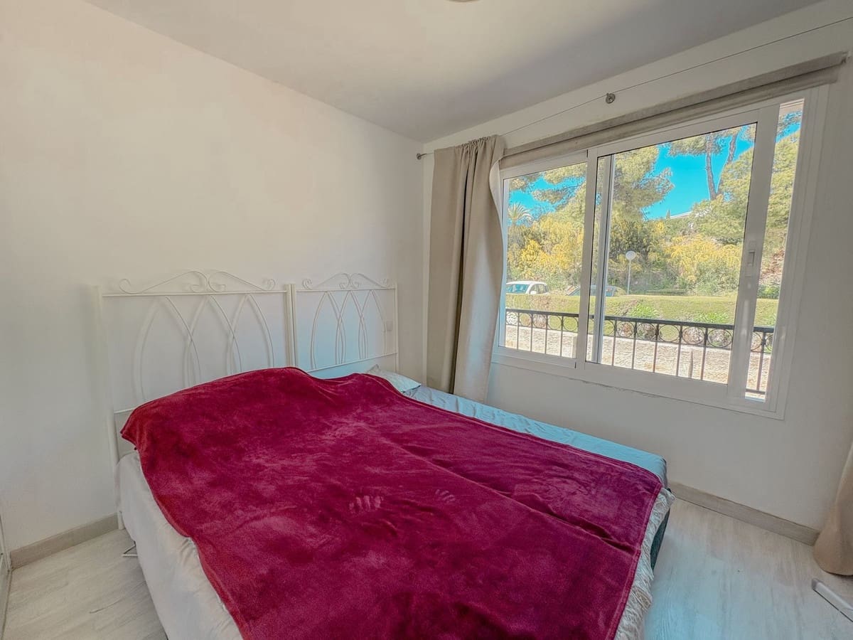 2 sovrum Lägenhet till salu i Miraflores med pool - 375 000 € (Ref: 9783295)