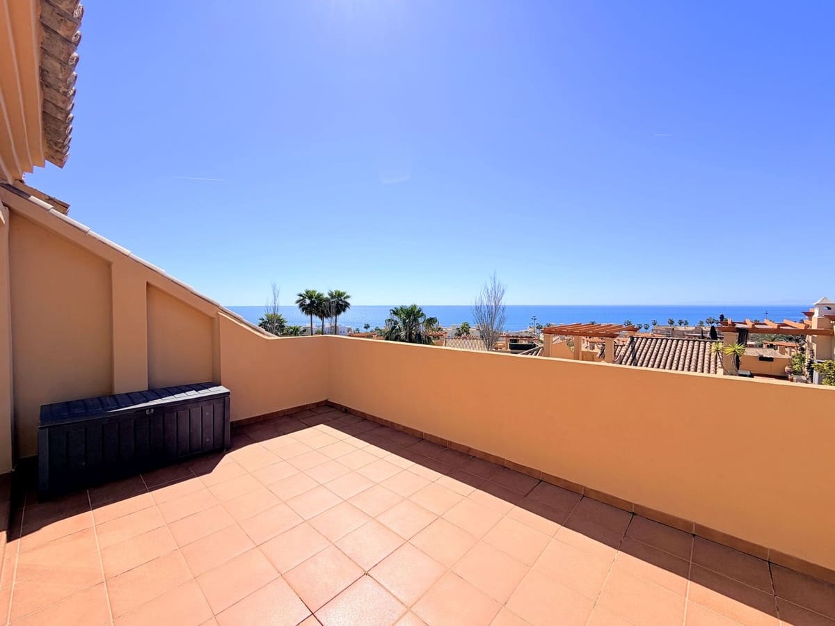 Casa de 3 habitaciones en Estepona en venta con piscina - 550.000 € (Ref: 9783297)