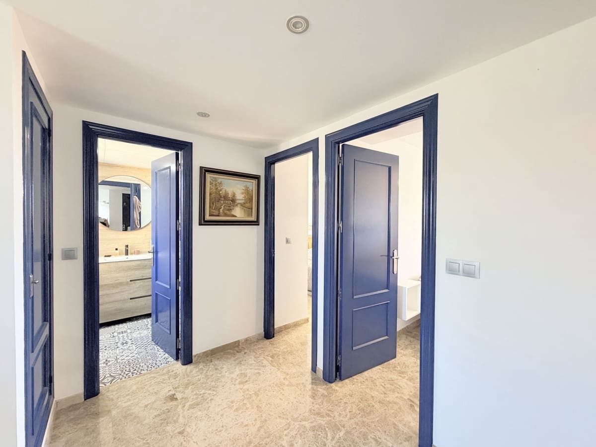 Casa de 3 habitaciones en Estepona en venta con piscina - 550.000 € (Ref: 9783297)