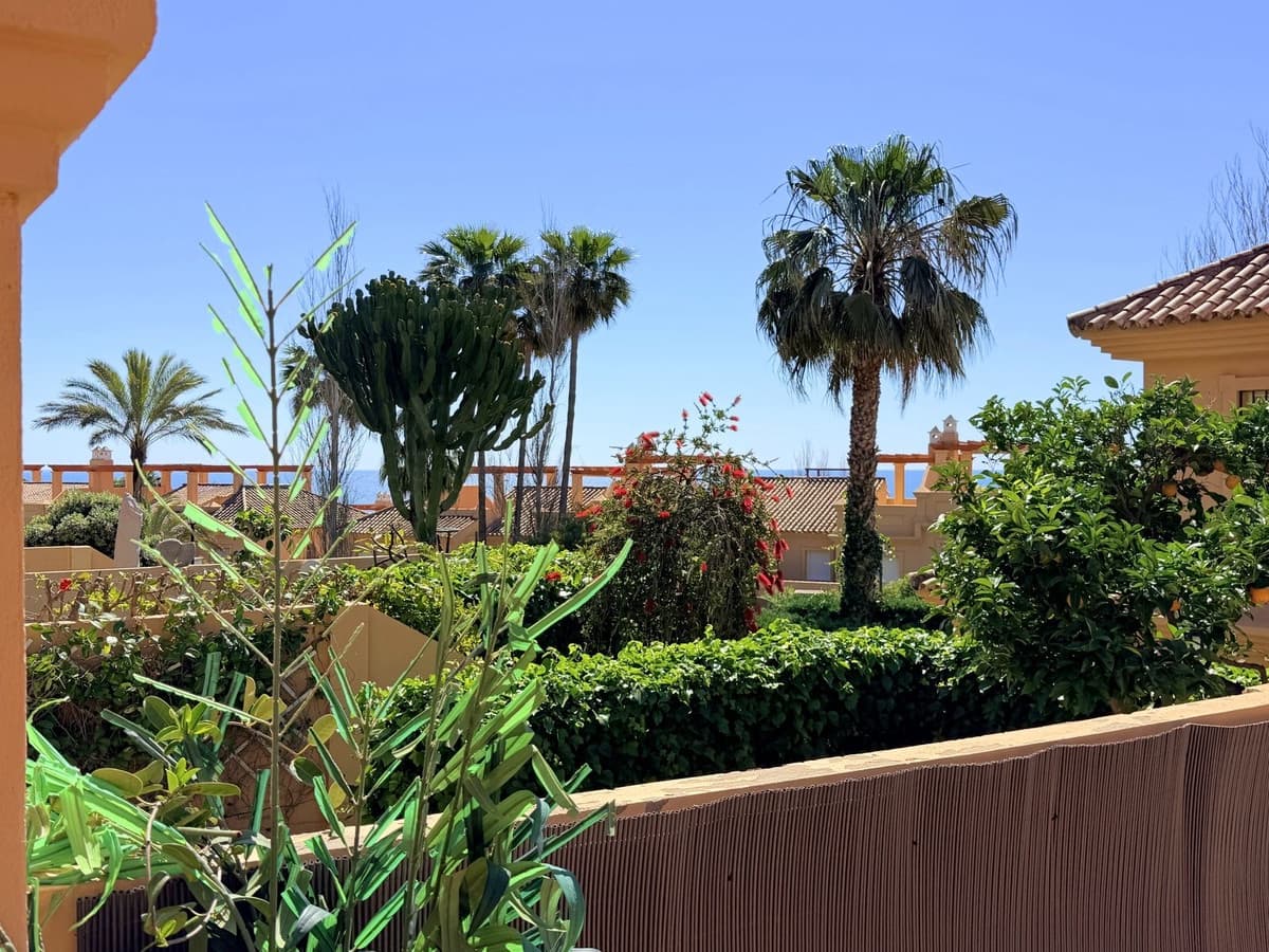 Casa de 3 habitaciones en Estepona en venta con piscina - 550.000 € (Ref: 9783297)