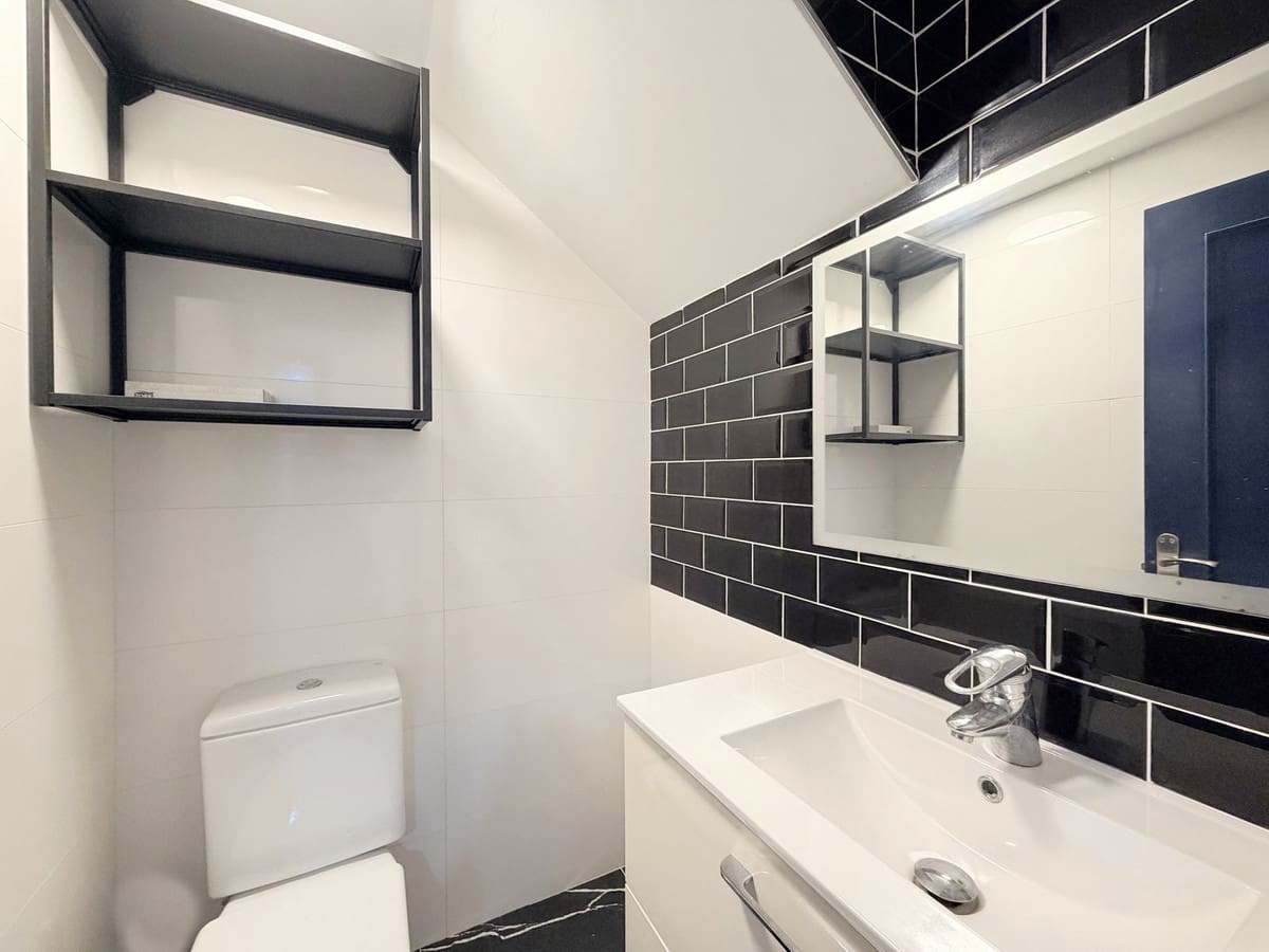 Casa de 3 habitaciones en Estepona en venta con piscina - 550.000 € (Ref: 9783297)