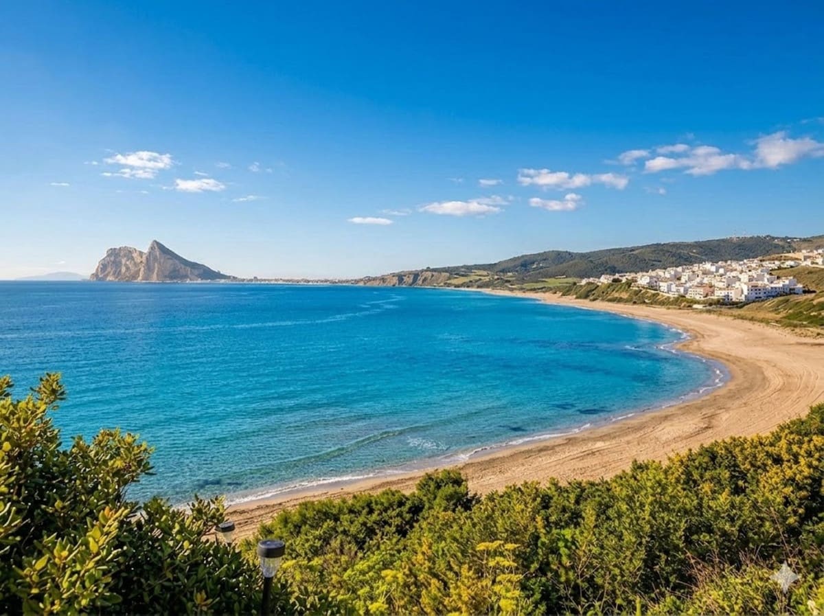 Casa de 3 habitaciones en Estepona en venta con piscina - 550.000 € (Ref: 9783297)