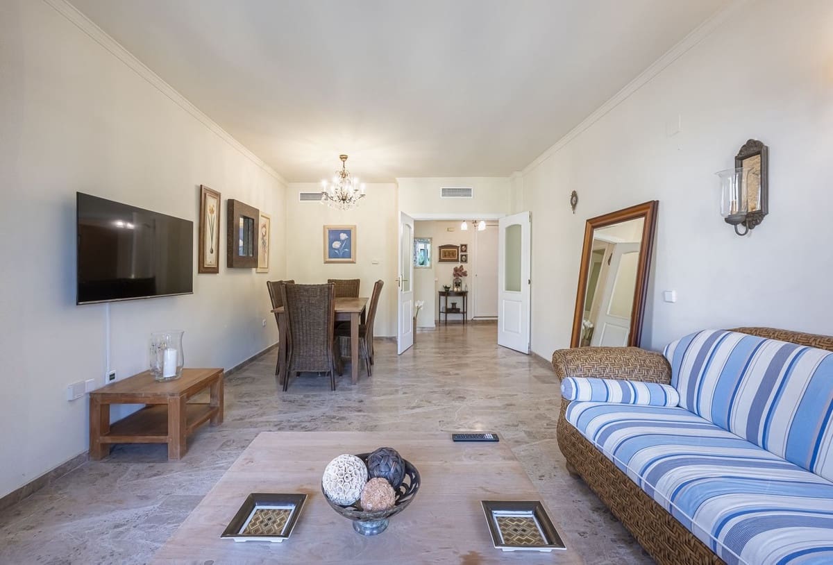 3 quarto Apartamento para venda em San Pedro de Alcantara com piscina - 599 000 € (Ref: 9783298)