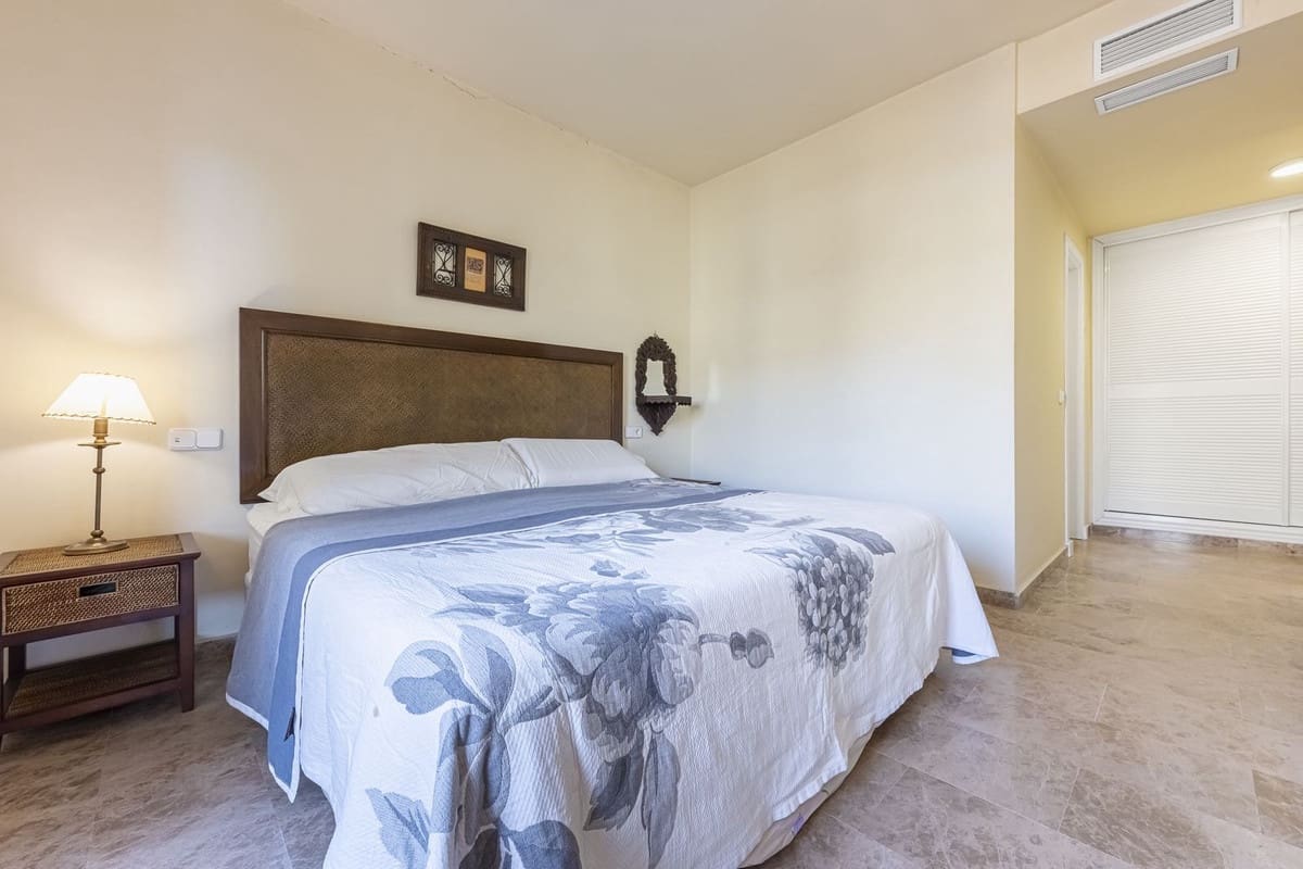 3 quarto Apartamento para venda em San Pedro de Alcantara com piscina - 599 000 € (Ref: 9783298)