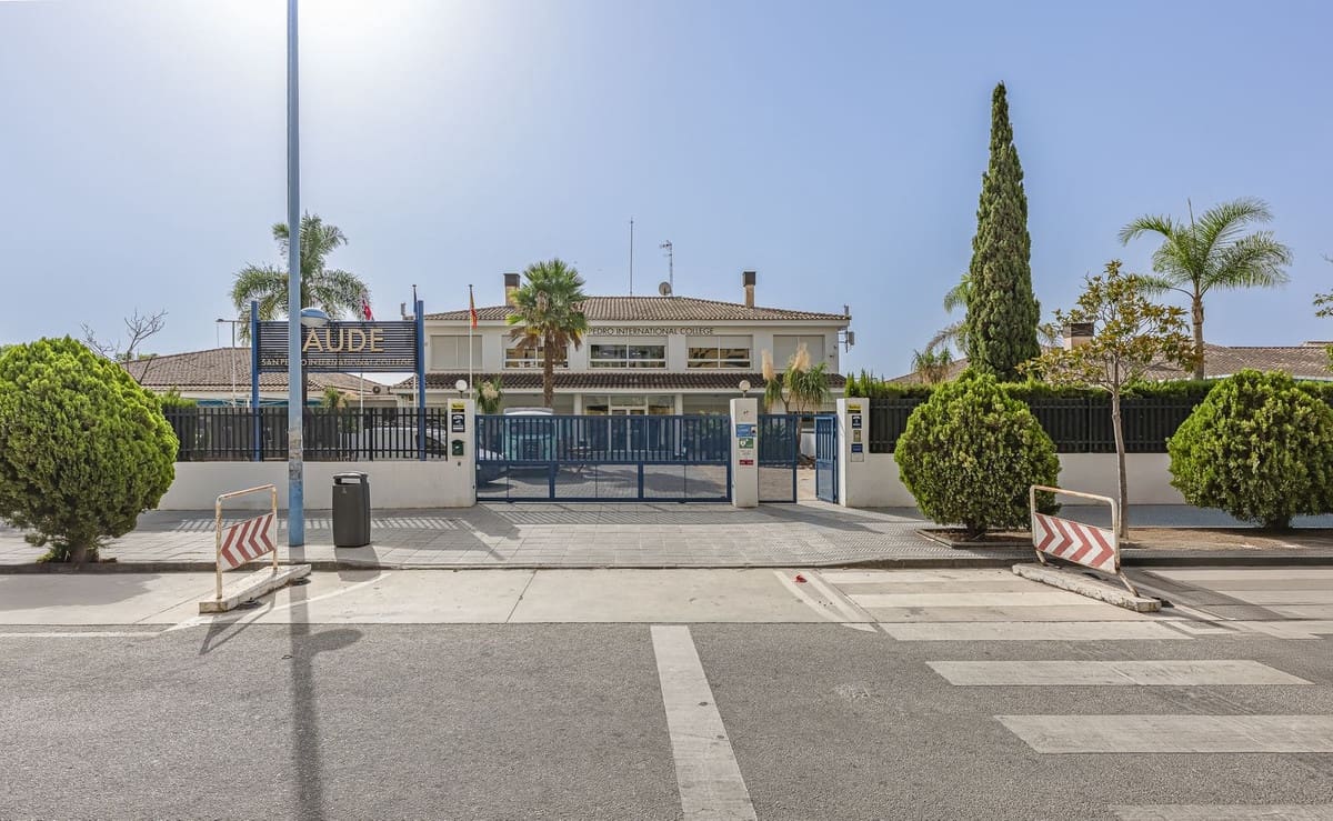 3 quarto Apartamento para venda em San Pedro de Alcantara com piscina - 599 000 € (Ref: 9783298)