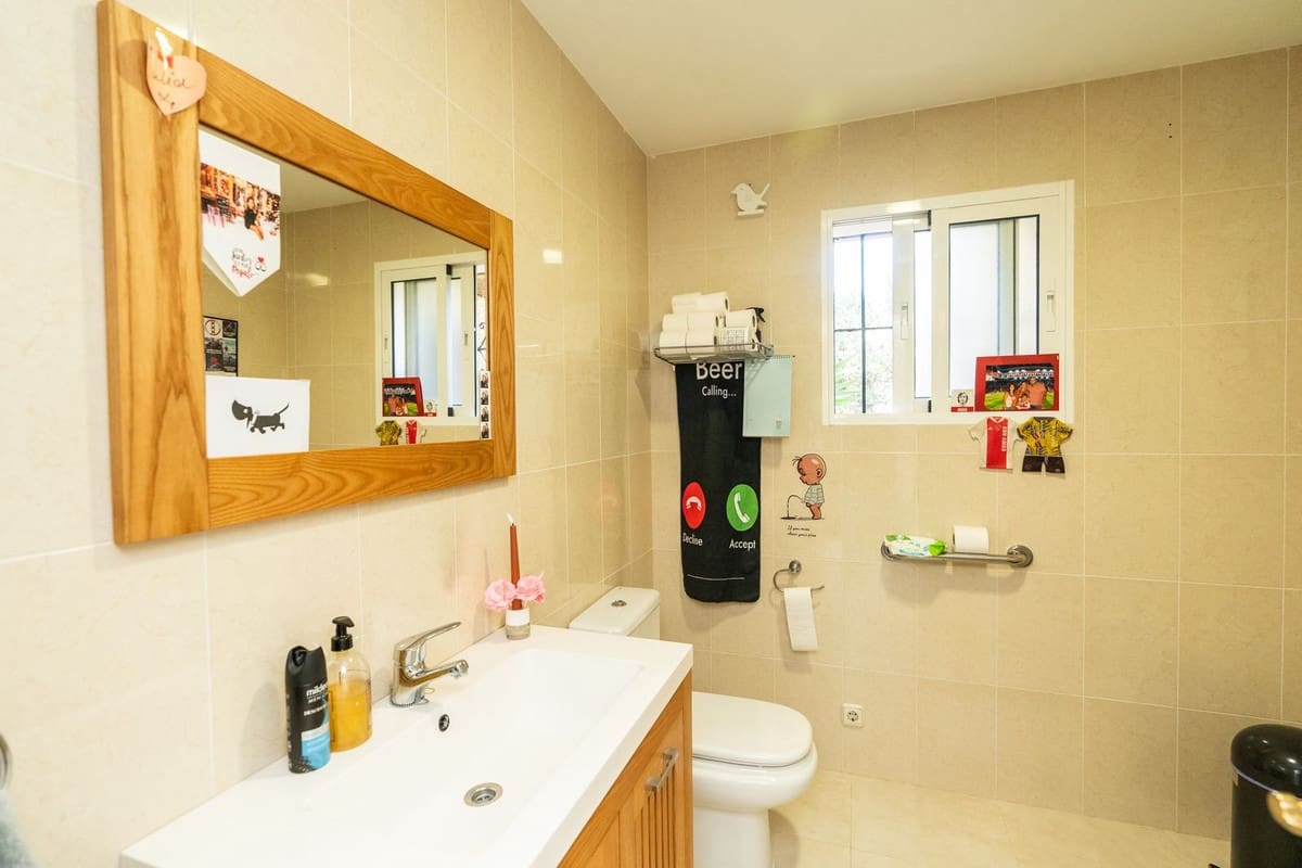 4 bedroom Villa for sale in Marbesa with pool - € 1,395,000 (Ref: 9783299)