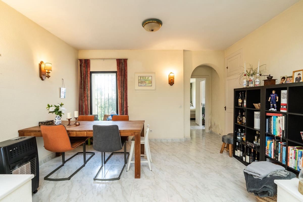 4 bedroom Villa for sale in Marbesa with pool - € 1,395,000 (Ref: 9783299)