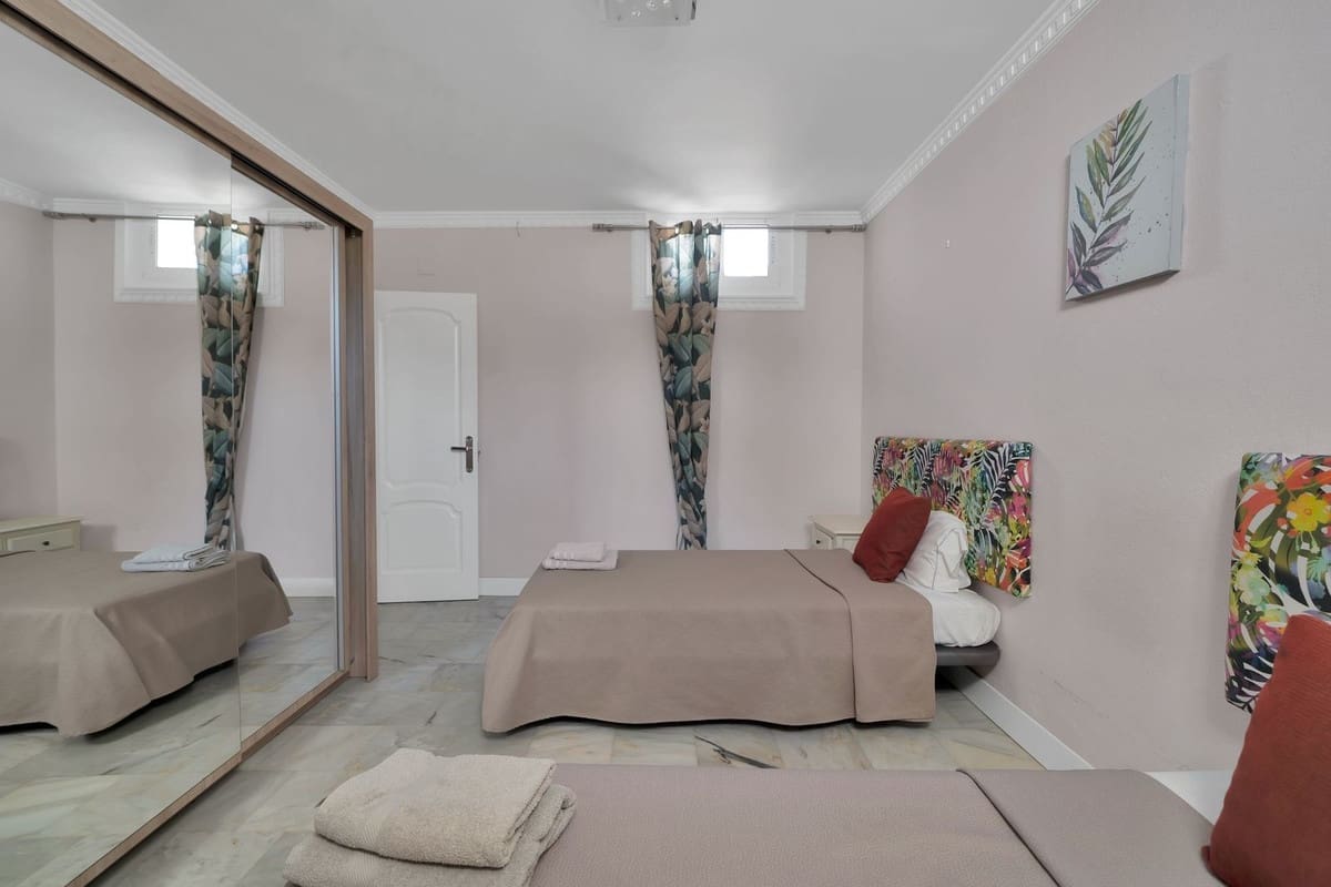 10 soverom Villa til salgs i Marbella - € 2 150 000 (Ref: 9813912)
