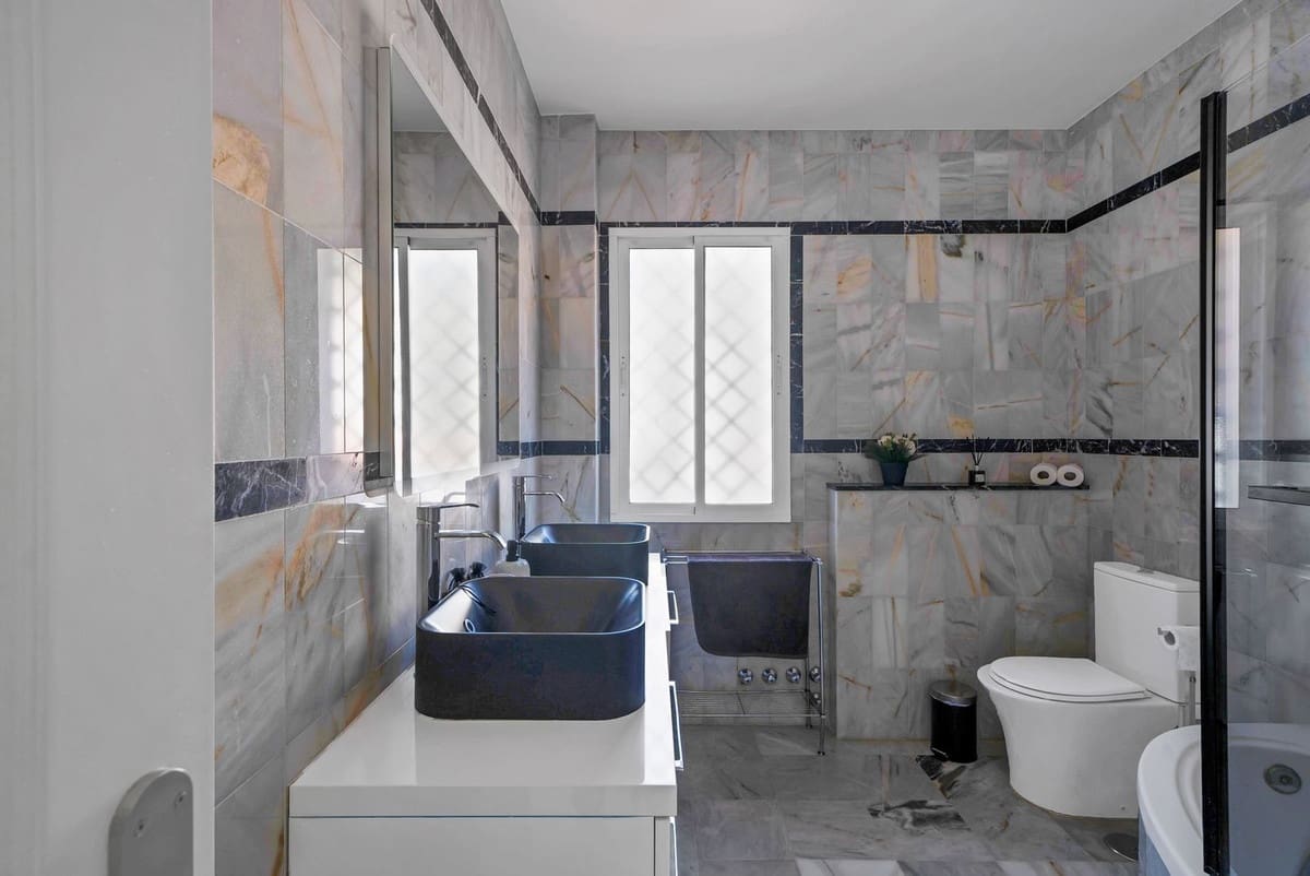10 soverom Villa til salgs i Marbella - € 2 150 000 (Ref: 9813912)