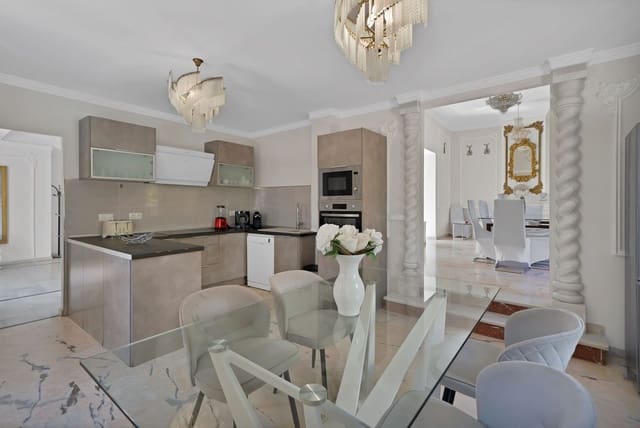 10 soverom Villa til salgs i Hacienda Las Chapas, Marbella - € 2 150 000 (Ref: 9813912)