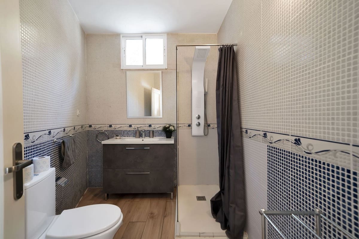 10 soverom Villa til salgs i Marbella - € 2 150 000 (Ref: 9813912)
