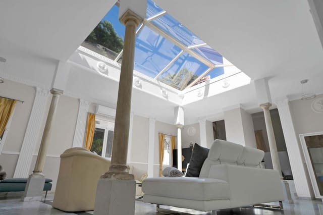 10 soverom Villa til salgs i Hacienda Las Chapas, Marbella - € 1 980 000 (Ref: 9813912)