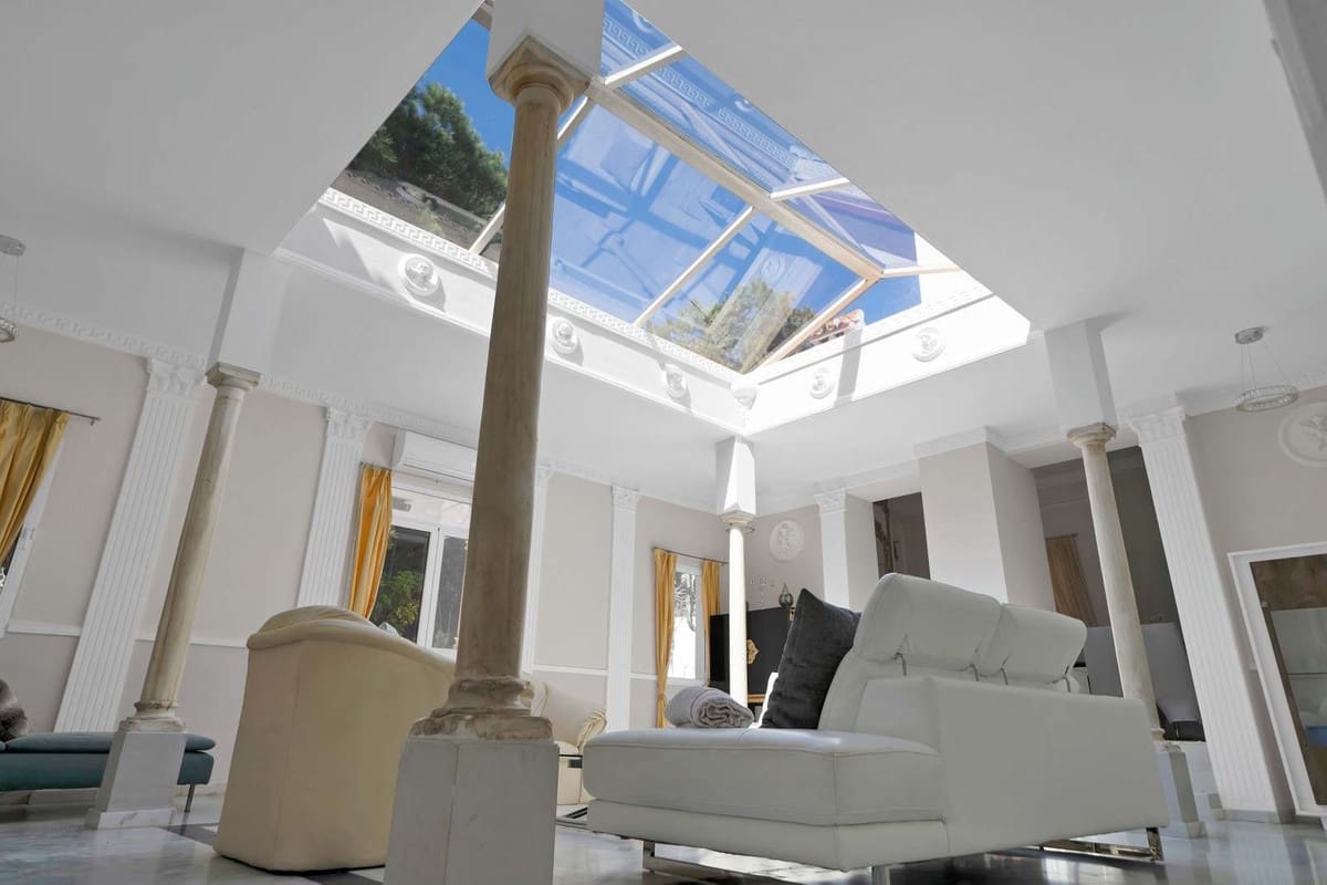 10 slaapkamer Villa te koop in Marbella - € 1.980.000 (Ref: 9813912)