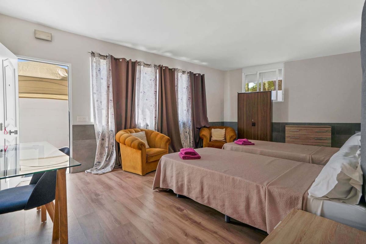 10 slaapkamer Villa te koop in Marbella - € 1.980.000 (Ref: 9813912)
