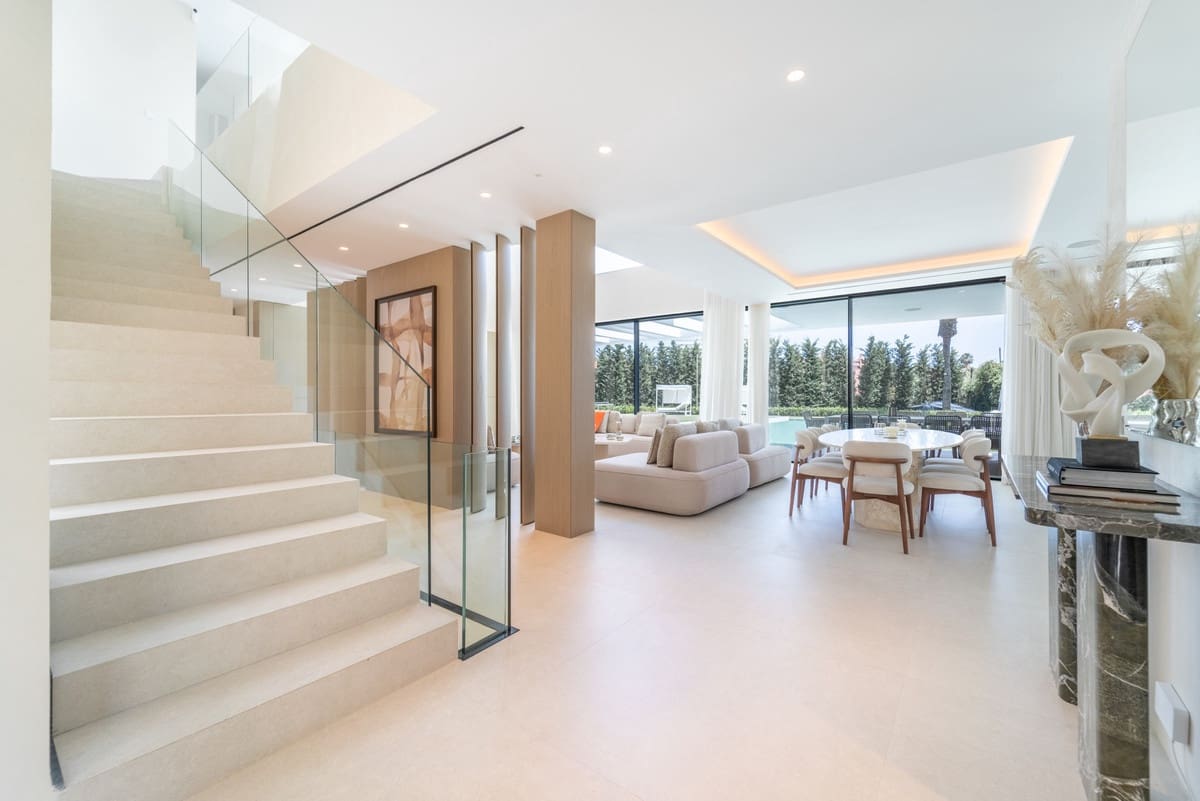 6 sovrum Villa till salu i Los Monteros med pool - 8 750 000 € (Ref: 9813914)