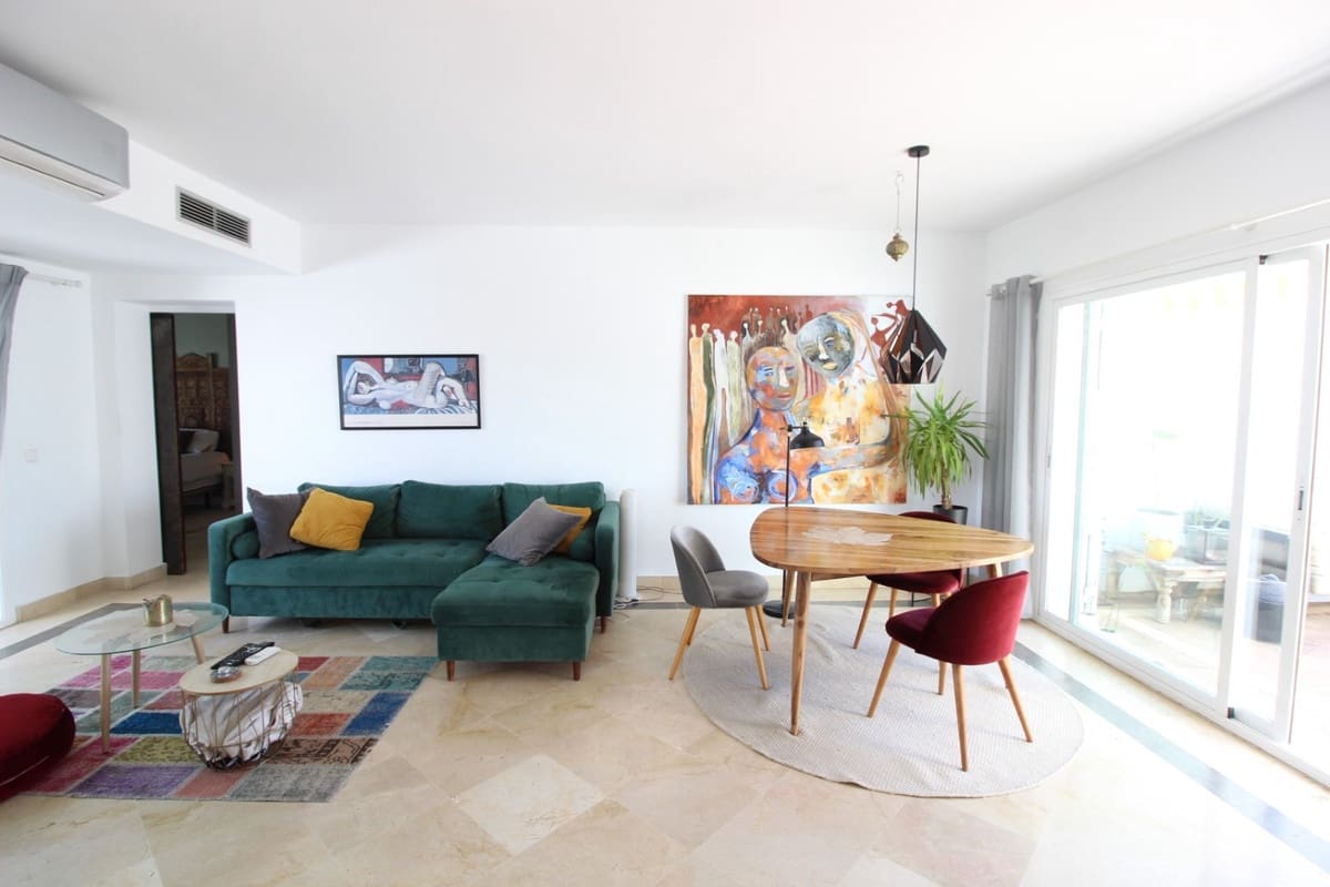 2 soveværelse Penthouse til salg i Estepona med swimmingpool - € 530.000 (Ref: 9813915)