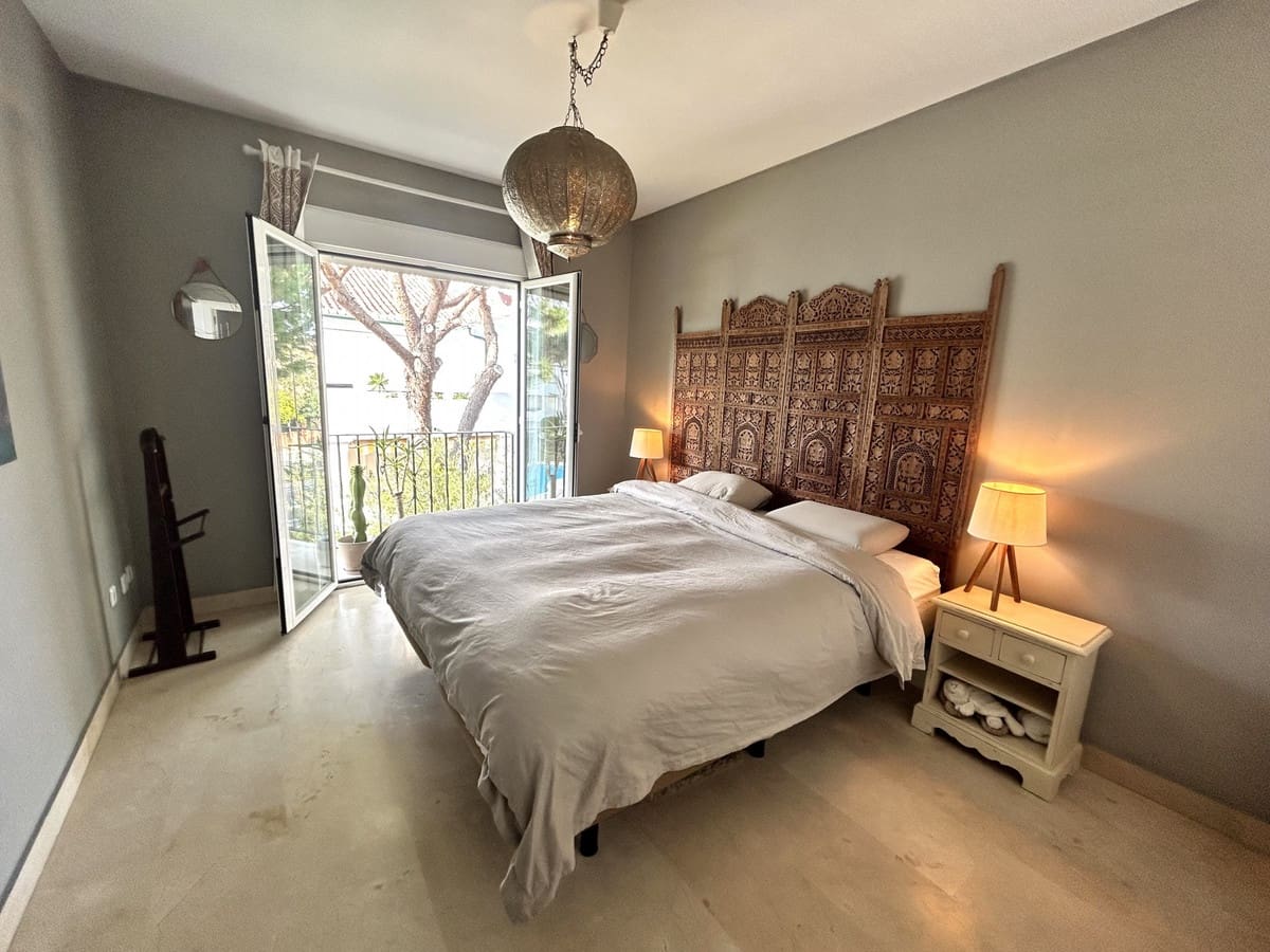 2 soveværelse Penthouse til salg i Estepona med swimmingpool - € 530.000 (Ref: 9813915)