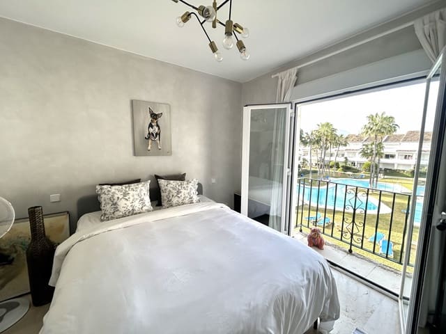 2 slaapkamer Penthouse te koop in Atalaya-Isdabe, Estepona met zwembad - € 530.000 (Ref: 9813915)